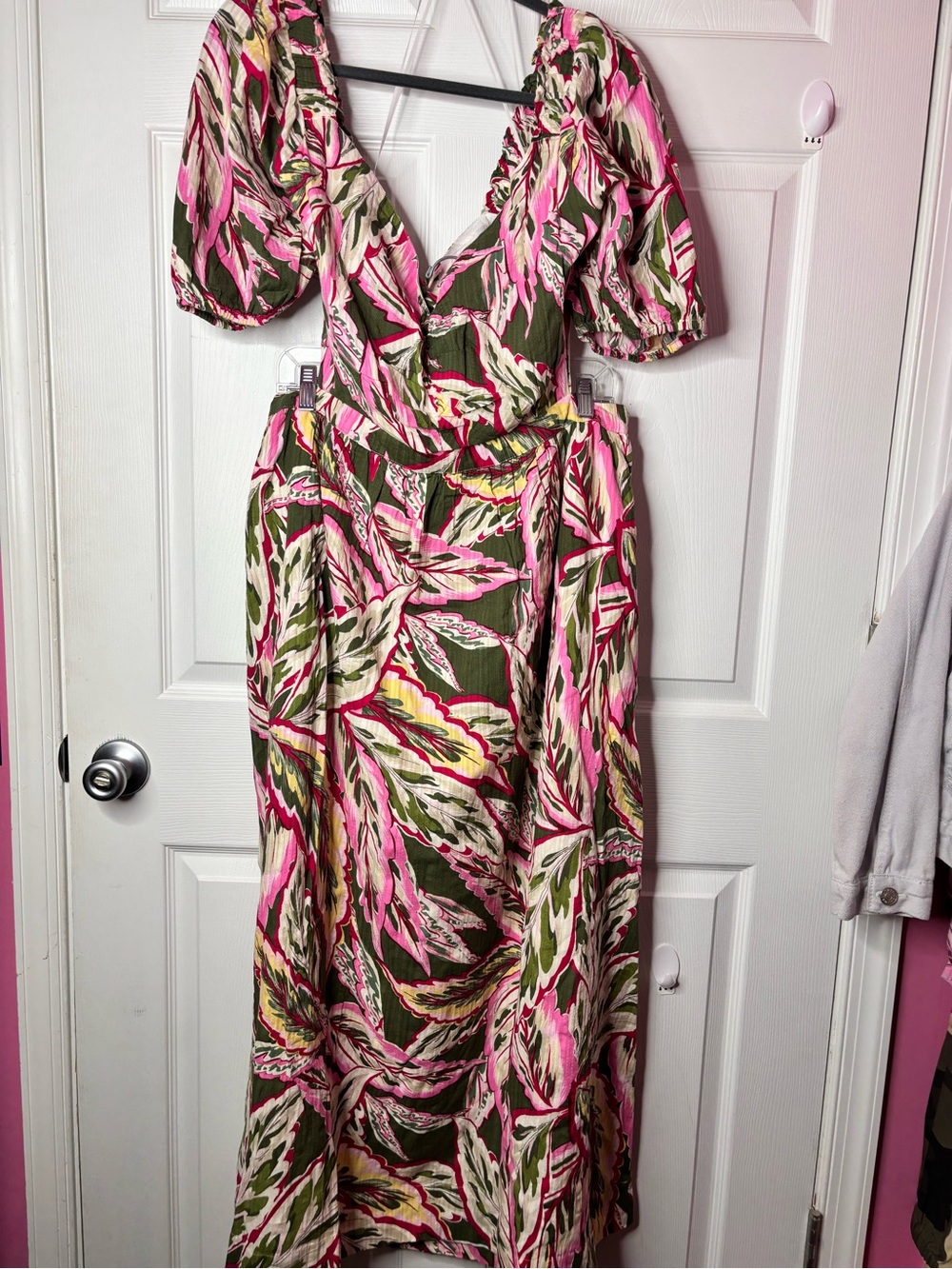 LOFT Pink & Olive Floral maxi dress - Picture 2 of 6